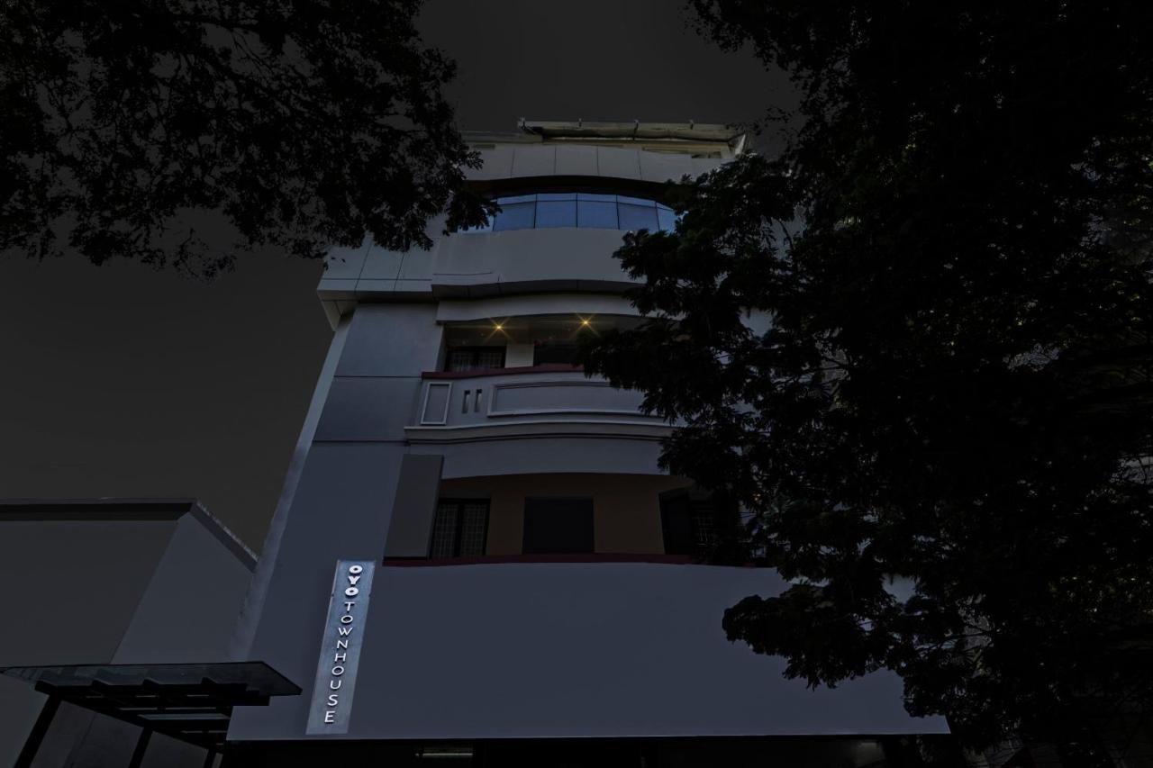 Super Townhouse G Silver Hotels Near Us Biometric Madras Buitenkant foto