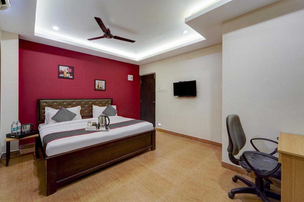 Super Townhouse G Silver Hotels Near Us Biometric Madras Buitenkant foto
