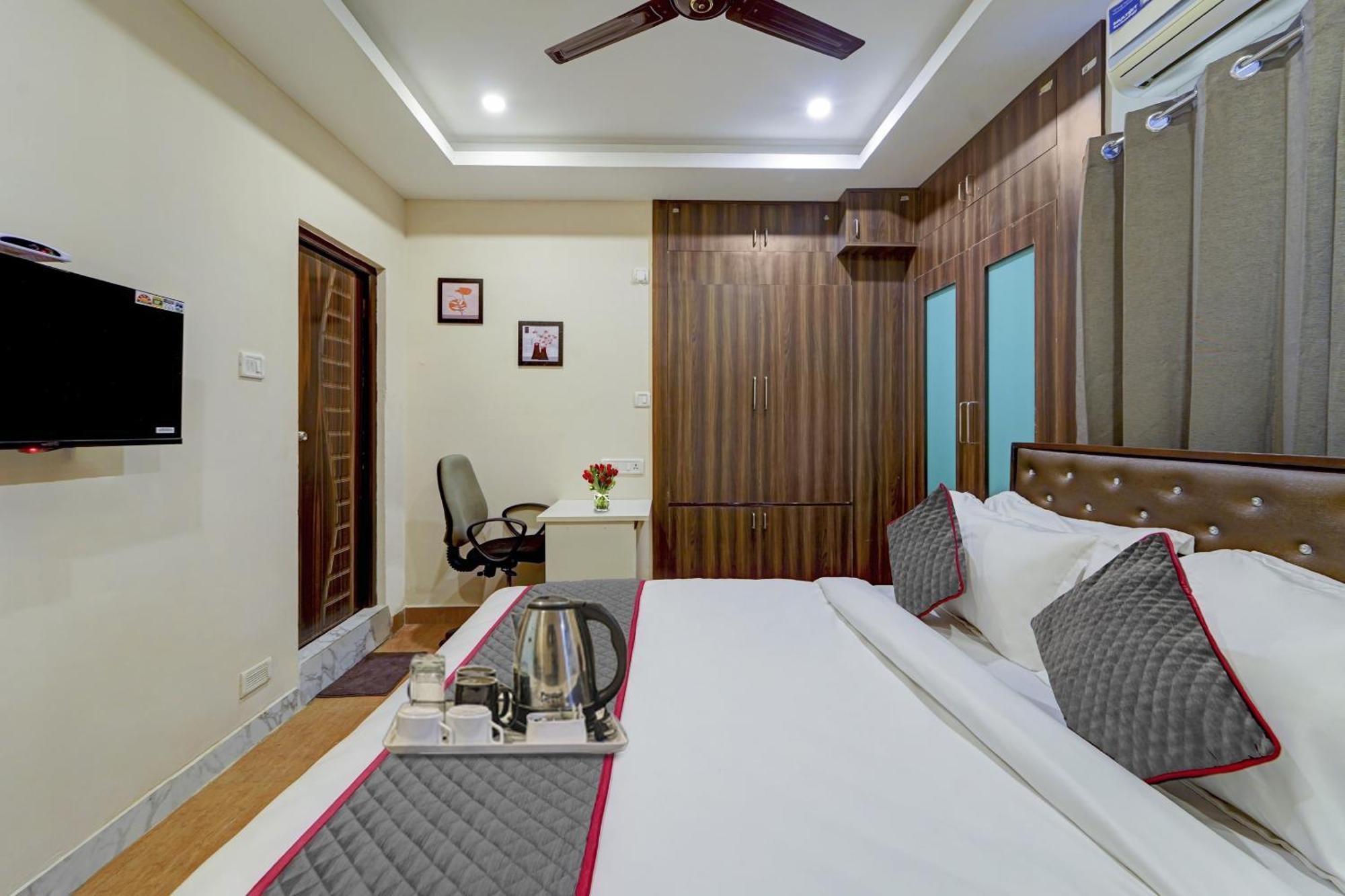 Super Townhouse G Silver Hotels Near Us Biometric Madras Buitenkant foto