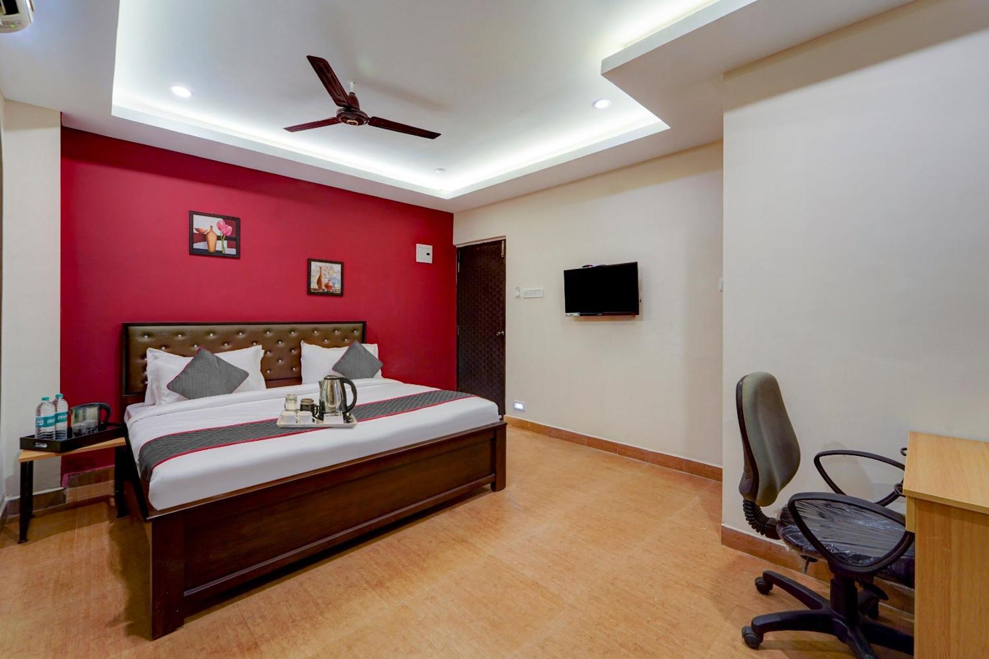 Super Townhouse G Silver Hotels Near Us Biometric Madras Buitenkant foto